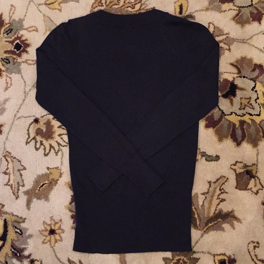 2/$20 ❤️Host Pick❤️👚 Guess Top👚 - Picture 5 of 8